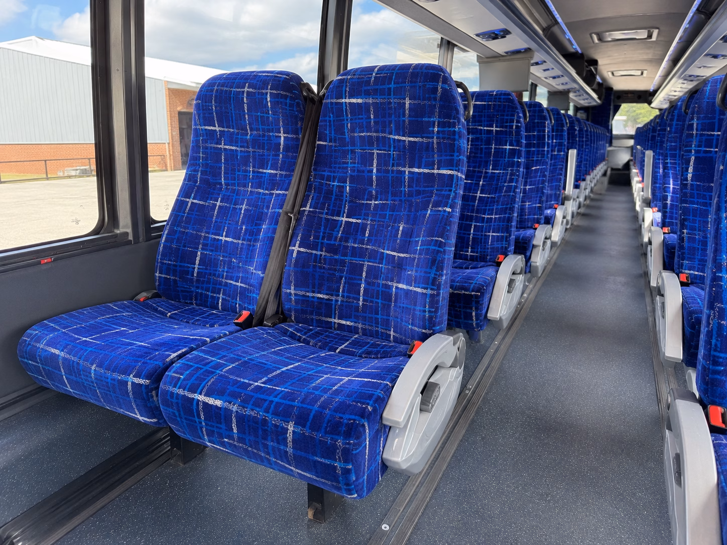 corporate and private group wine tour shuttles in the longview area
