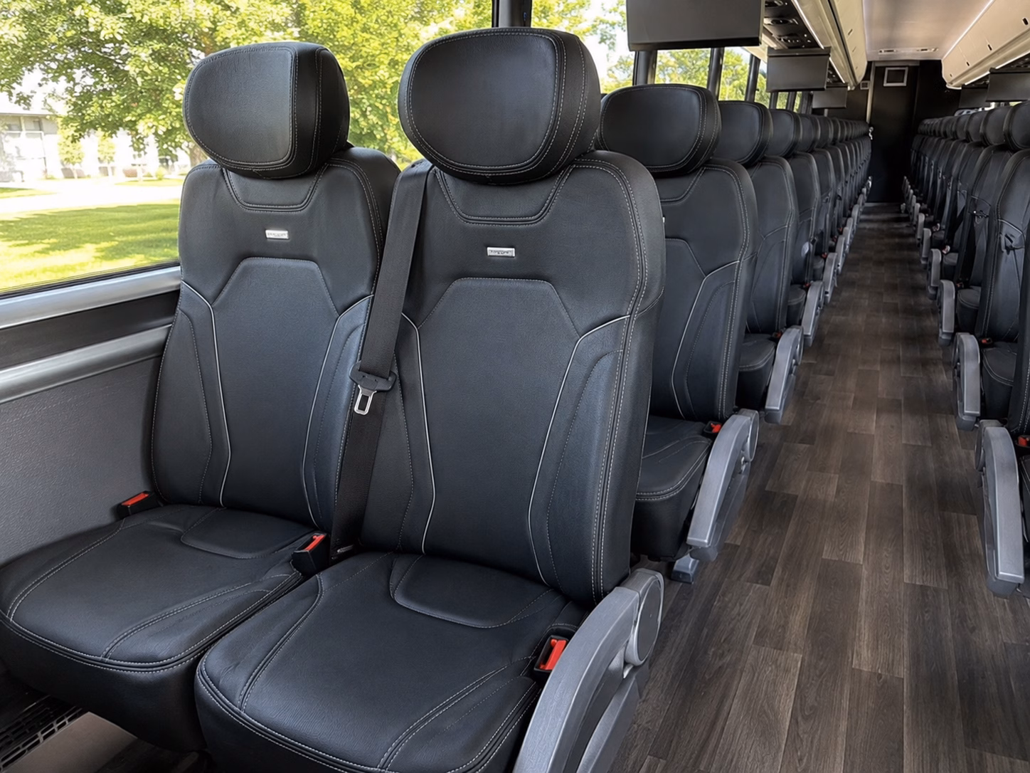plan a multi winery day trip from longview with one bus